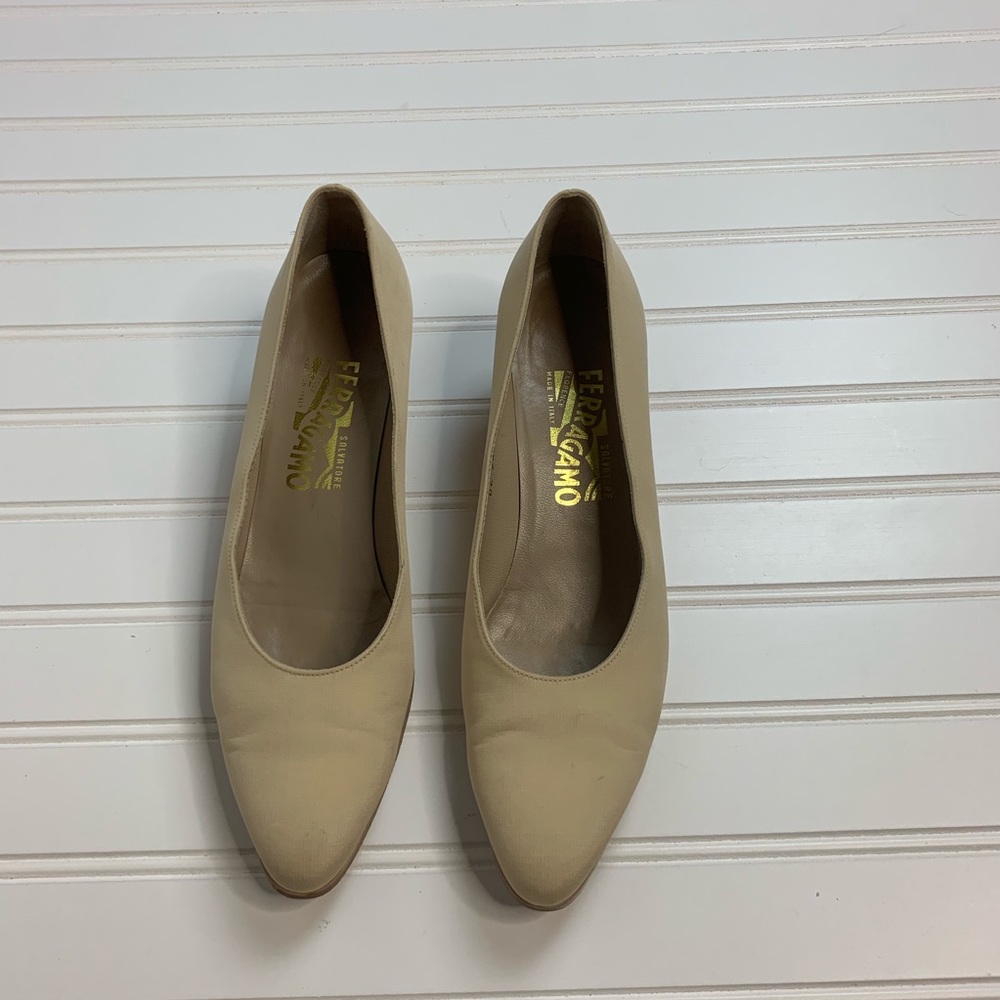 Salvatore Ferragamo Florence Heels Size 9.5 AA